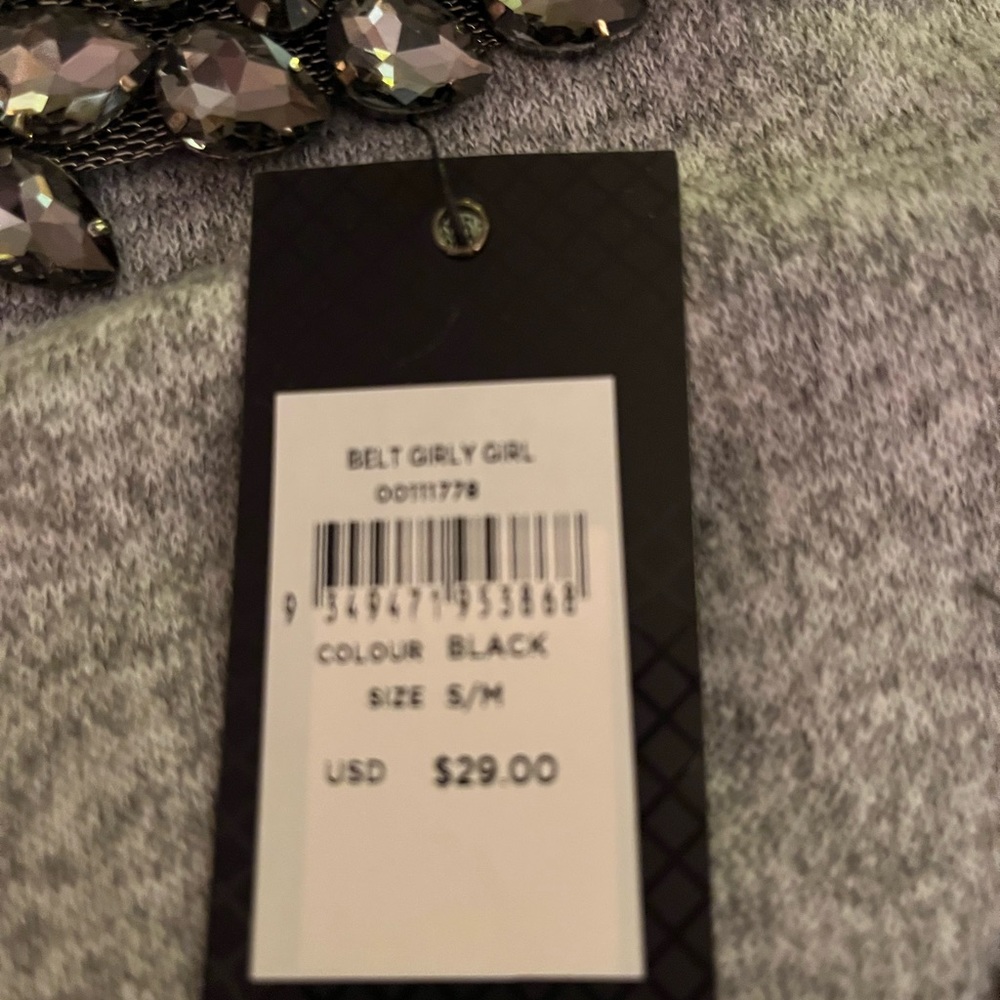 It has pockets! - Picture 7 of 7